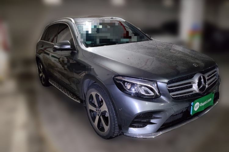 Used Mercedes-Benz GLC 2018 GLC 260 4MATIC Luxury Model Front Right 45 Deg