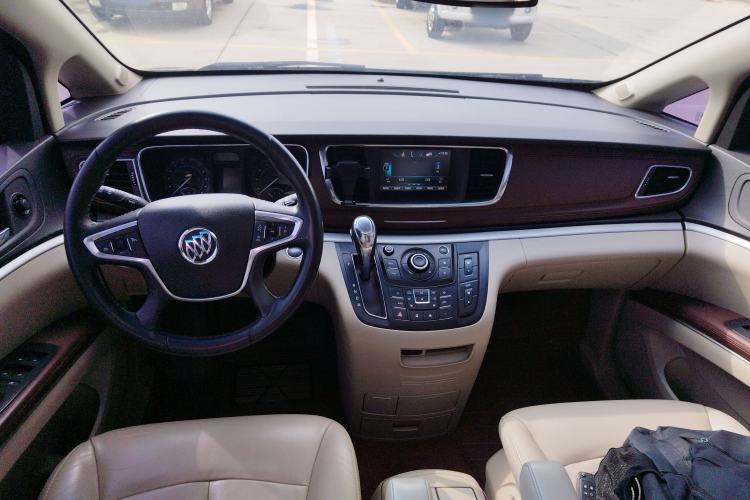Used Buick GL8 2017 25S Prestige Version China V Standard Center Console