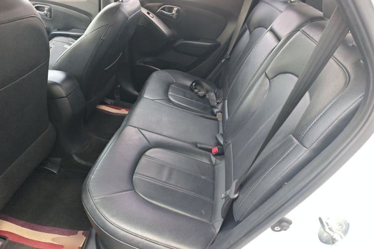 Used Hyundai ix35 2015 2.0L Automatic 2WD Smart Version China V Standard Left Rear Seat