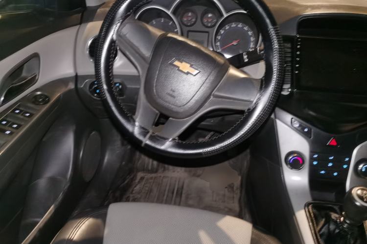 Used Chevrolet Cruze 2013 1.6L SL Sunroof Edition MT
