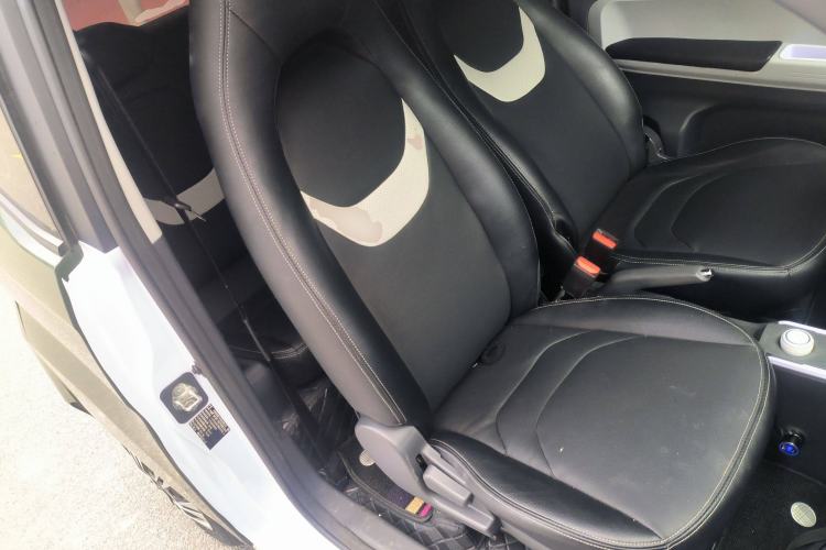 Used Chery QQ Ice Cream 2022 170km Sundae Phosphate Lithium-Ion