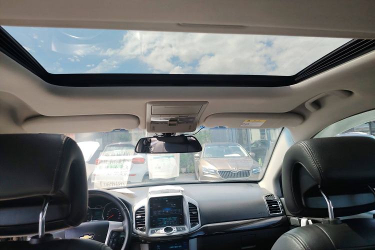 Used Chevrolet Captiva 2015 2.4L 4x4 Flagship Edition 7-Seater