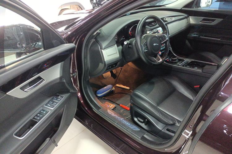 Used Jaguar XF 2018 XF Sportbrake 2.0T 250 PS All-Wheel Drive Luxury Edition