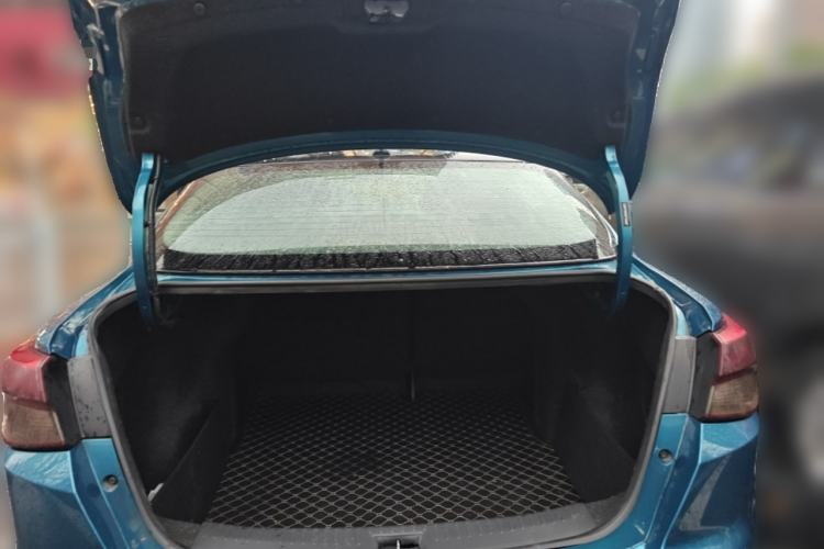 Used Nissan Lannia 2016 1.6L CVT Smart Cool Edition Trunk