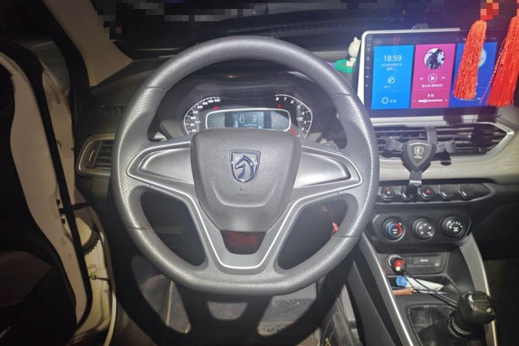 Used Baojun 510 2017 1.5L manual Comfort trim