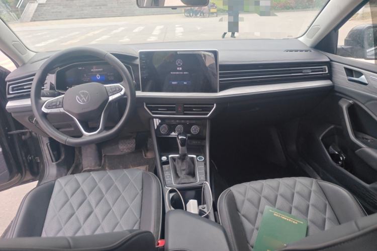 Used Volkswagen Sagitar 2025 300TSI DSG Excellence Edition Center Console