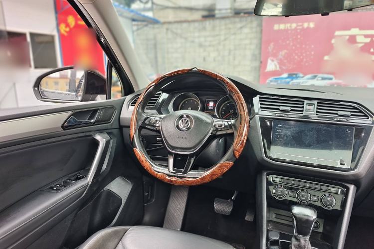 Used Volkswagen Tiguan L 2019 Updated Version 330TSI Automatic Two-Wheel Drive Panoramic Comfort Edition China VI Standard