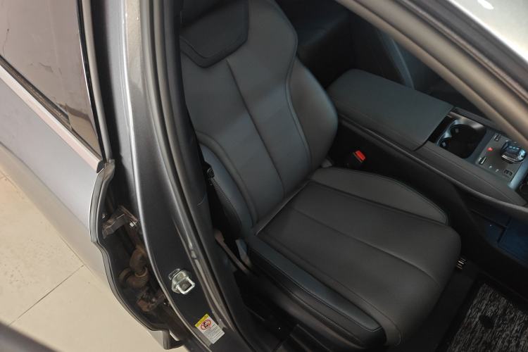 Used BYD Qin L 2025 DM-i Smart Drive 80KM Leading Model Right Front Seat