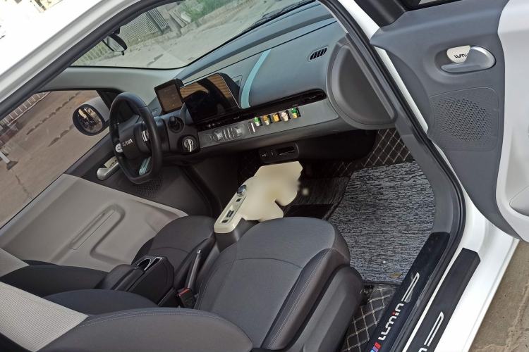 Used CHANGAN NEVO Lumin 2023 301km Honey Dew Edition Interior 3