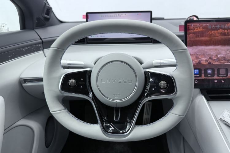 Used Hima Luxeed S7 2024 Pro Model
