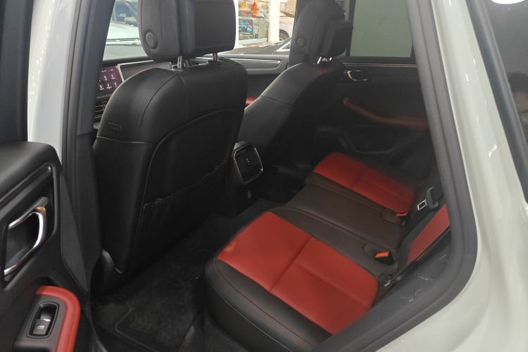 Used Porsche Macan 2018 Macan 2.0T Interior 1