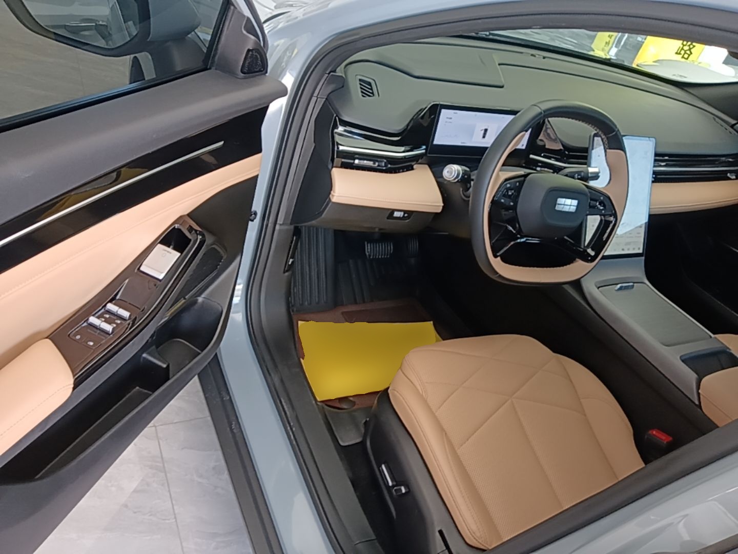 Geely Galaxy L6 2024 125km PLUS Dragon Edition — снимка 18