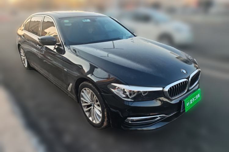 Used BMW 5 Series 2018 525Li Luxury Package Front Right 45 Deg