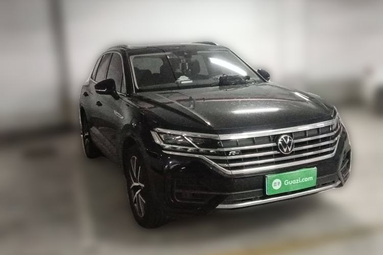 Used Volkswagen Touareg 2021 3.0 TSI Prestige Edition Classic Sport Package Front Right 45 Deg