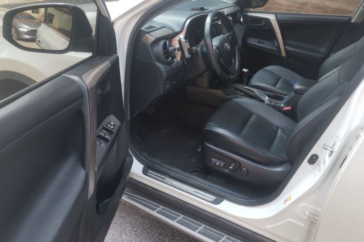 Used Toyota RAV4 2015 2.5L Automatic 4x4 Elite Edition
