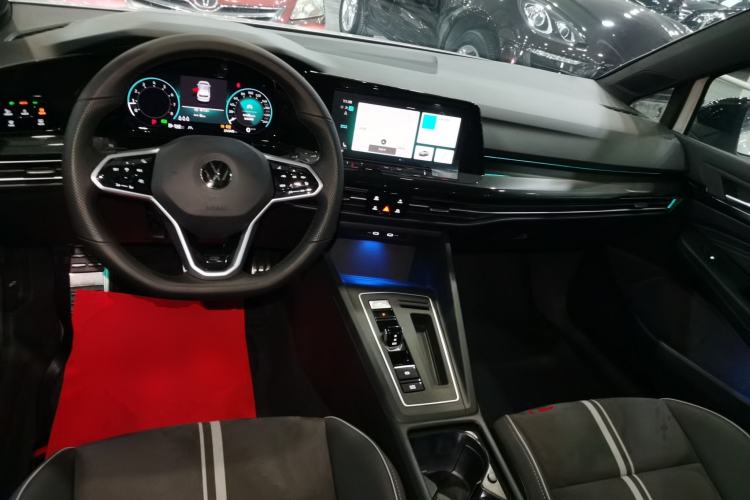 Used Volkswagen Golf 2023 Facelift 280TSI DSG R-Line
