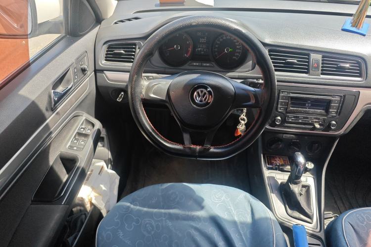 Used Volkswagen Lavida 2017 1.6L Automatic Fashion Edition Steering Wheel