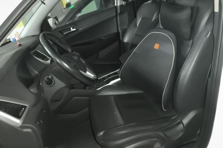 Used Hyundai Tucson 2015 1.6T Dual-Clutch Two-Wheel-Drive Smart Model Left Front Seat