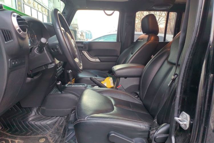 Used Jeep Wrangler 2015 3.6L Rubicon Four-Door Comfort Edition
