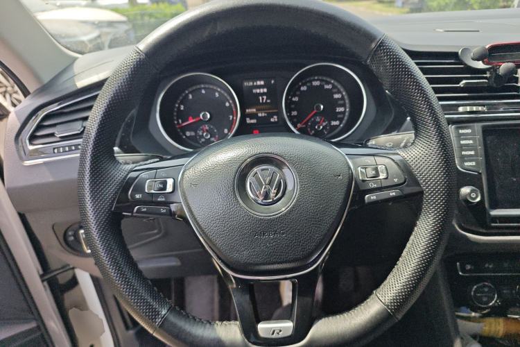 Used Volkswagen Tiguan L 2017 330TSI Automatic Two-Wheel Drive Flagship Edition Steering Wheel