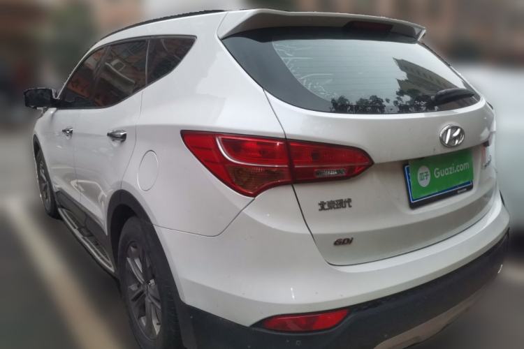 Used Hyundai Santa Fe 2013 2.4L Automatic Two-Wheel Drive Smart Version
