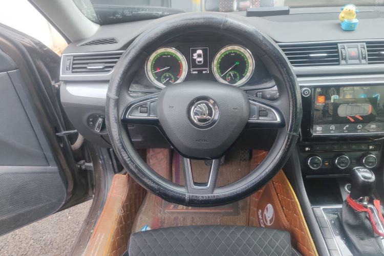 Used Skoda Superb 2018 TSI330 DSG Comfort Edition China V Standard Steering Wheel