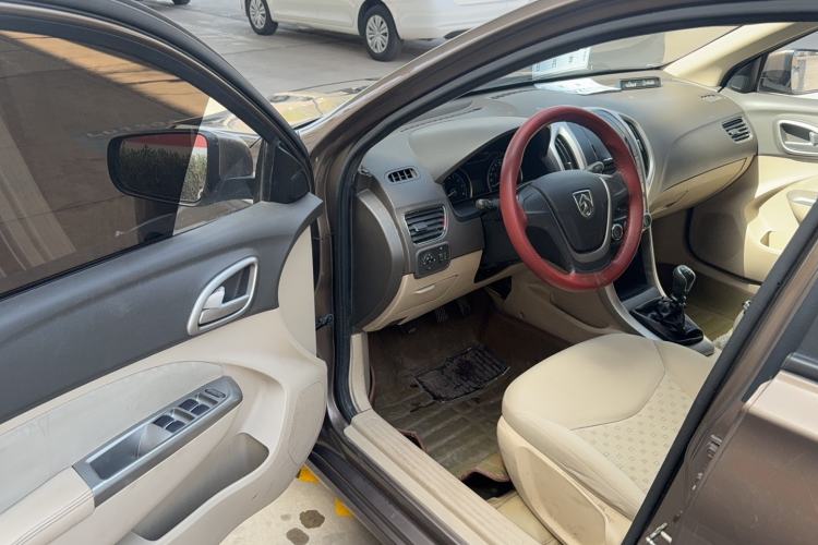 Used Baojun 630 2014 1.5L manual standard version