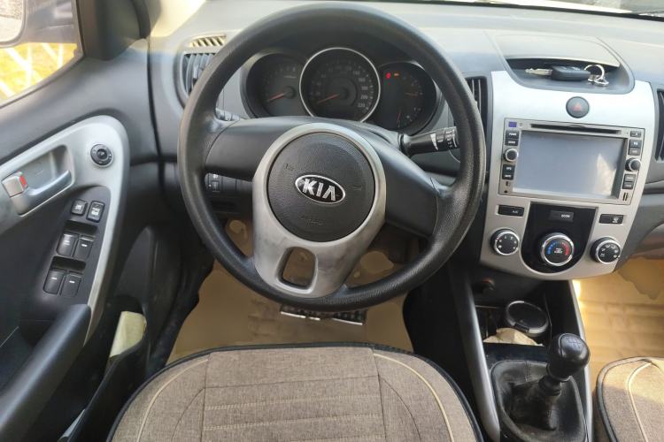 Used Kia Forte 2014 1.6L MT GL
