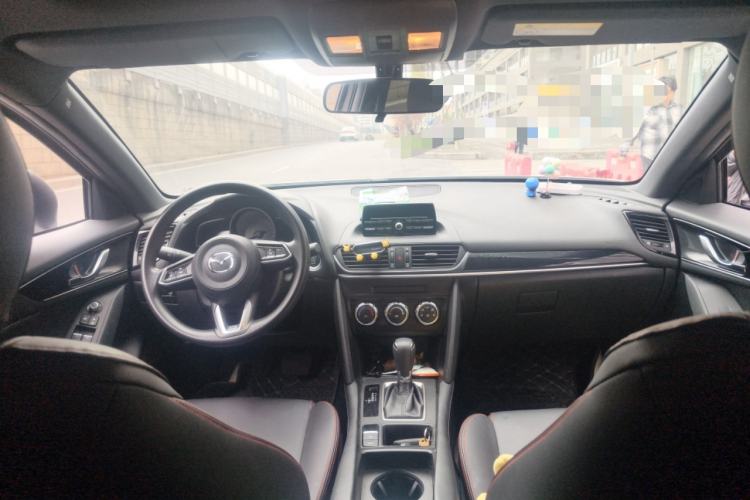 Used Mazda CX-4 2021 2.0L Automatic Two-Wheel Drive Blue Sky Dynamic Edition Center Console