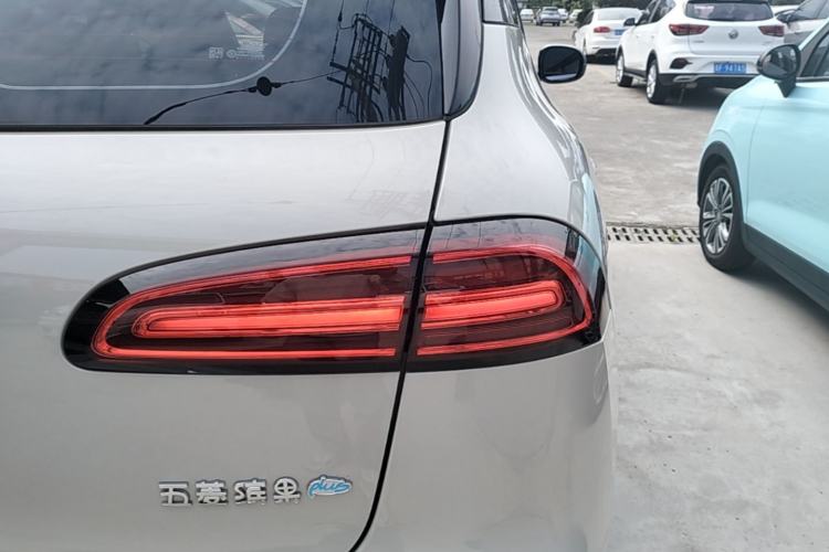 Used Wuling Bingo PLUS 2024 330 km Range Five-Seater Version