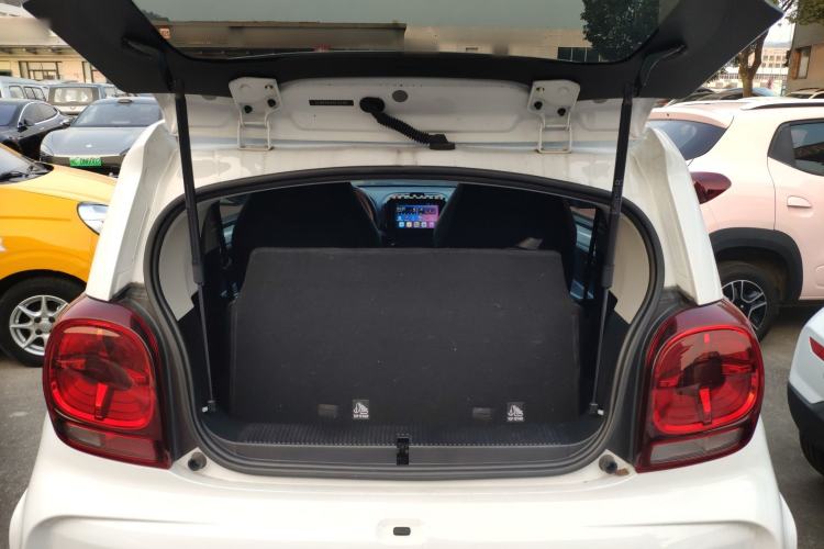 Used Roewe Clever 2022 311km QiQi BoBo Edition Trunk