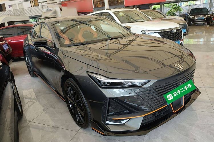 Used Changan UNI-V 2025 1.5T 500Bar High-Energy Sport Edition
