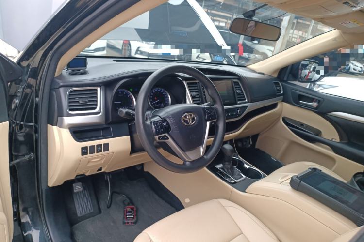 Used Toyota Highlander 2018 2.0T Two-Wheel Drive Elite Edition 5 Seats Emission Standard China V Center Console