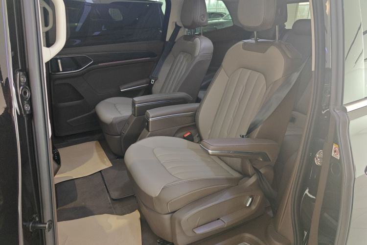 Used Volkswagen Viloran 2024 380TSI Luxury Edition Left Rear Seat