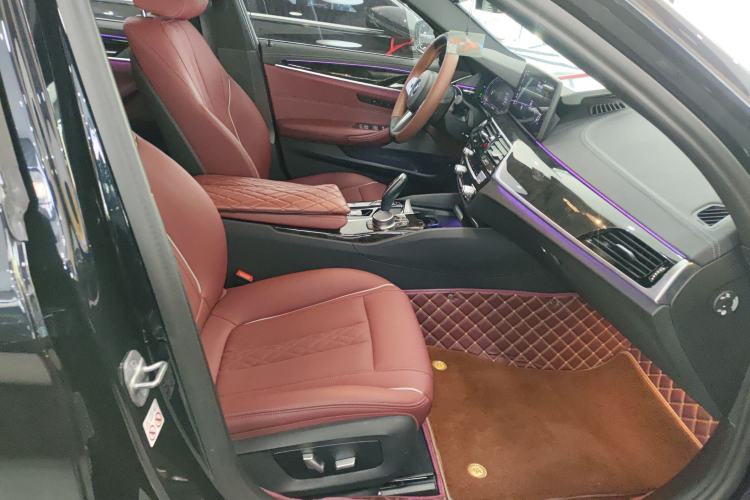 Used BMW 5 Series 2022 Second Facelift 525Li M Sport Package
