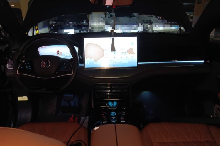 Used BYD Tang New Energy 2023 DM-i Champion Edition 112KM Prestige Model Center Console