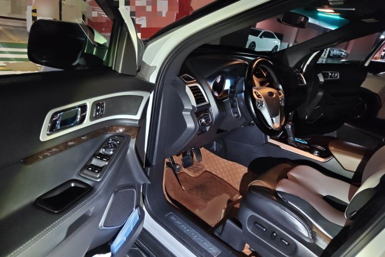 Used Ford Explorer 2013 3.5L Deluxe Model