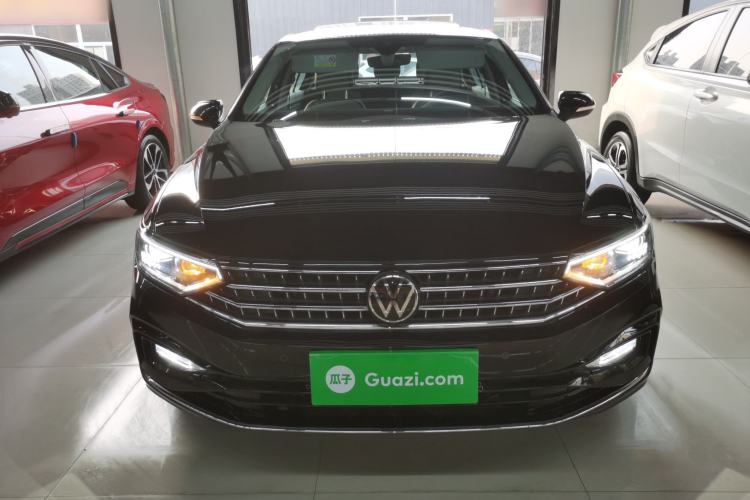 Used Volkswagen Magotan 2024 2 Million Units Zhongxiang Version 330TSI DSG Luxury Edition