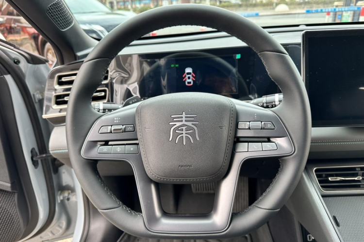 Used BYD Qin L 2025 DM-i Smart Drive 80KM Leading Model