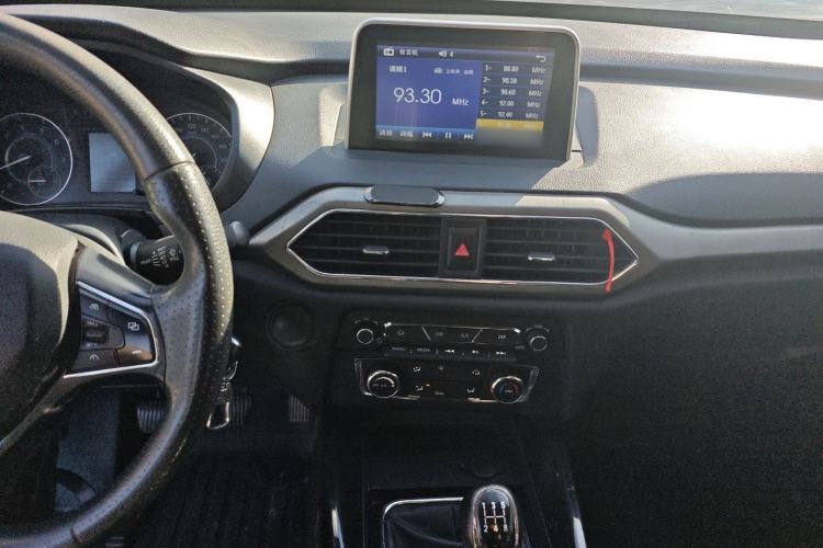 Used Dongfeng Fengon S560 2019 1.8L Manual Urban Model
