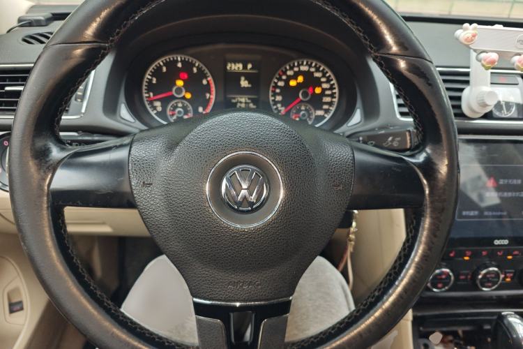 Used Volkswagen Passat 2014 1.8TSI Automatic Prestige Edition Steering Wheel