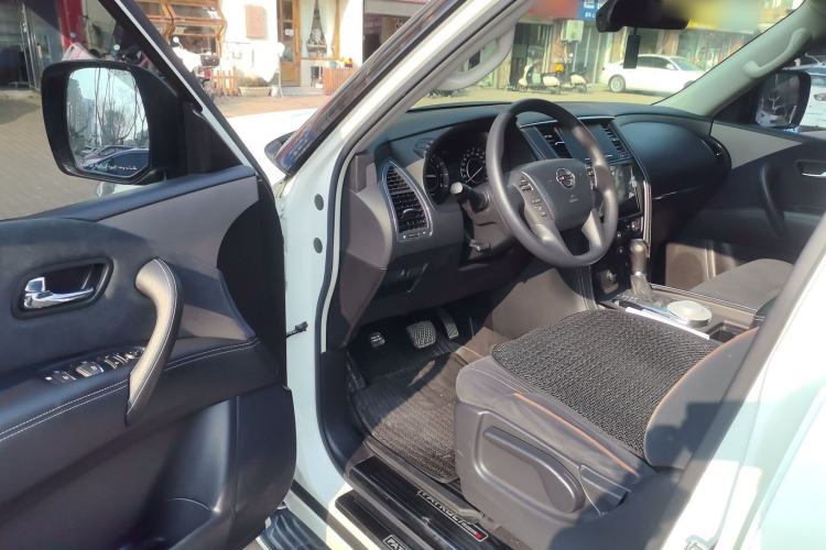 Used Nissan Patrol 2017 4.0L SE U.S.-Spec Version
