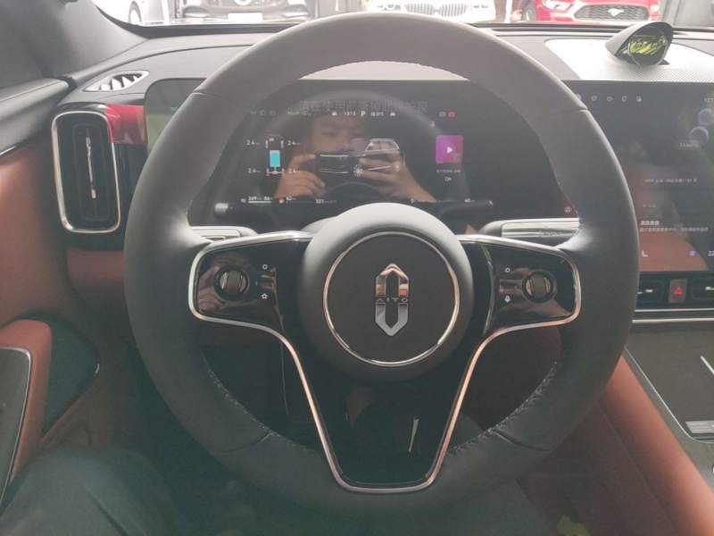 Used Hima AITO M8 2025 Model Range-Extended Max Version 53.4kWh Six-Seater (896-line LiDAR) — 10