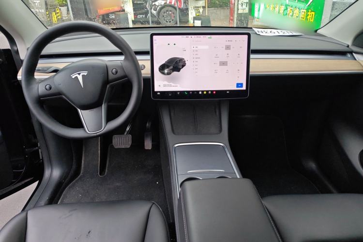 Used Tesla Model Y 2021 Long-Range All-Wheel-Drive Version 3D7
