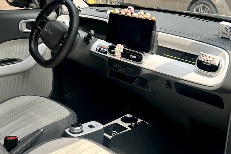 Used Geely Galaxy Panda 2025 210km Panda Kart Interior 4