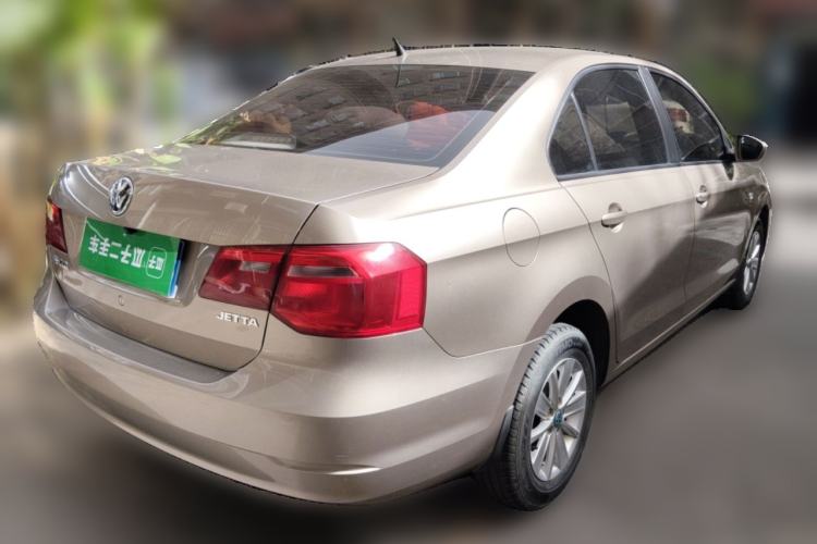 Used Volkswagen Jetta 2013 1.6L Manual Fashion Edition
