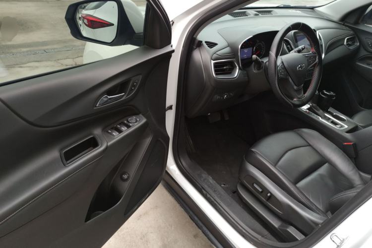 Used Chevrolet Equinox 2019 535T Automatic YuJie Edition China VI
