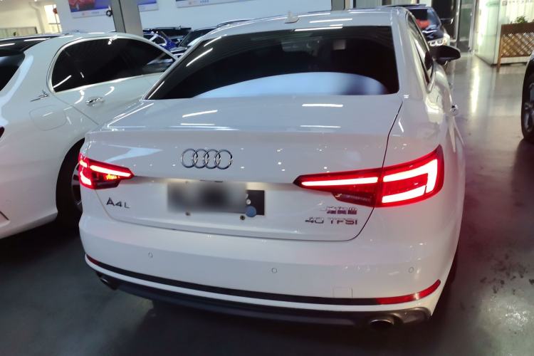 Used Audi A4L 2018 30th Anniversary Edition 40 TFSI Fashion Model
