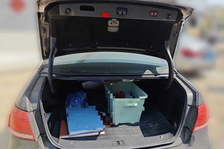 Used Mercedes-Benz E-Class 2009 E 300 Fashion Model Trunk