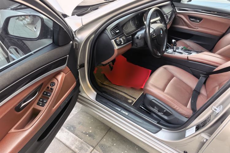Used BMW 5 Series 2014 520Li Elegant Model
